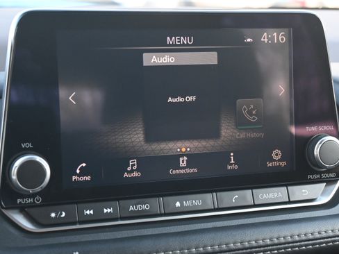 Used 2023 Nissan Rogue SV image 32