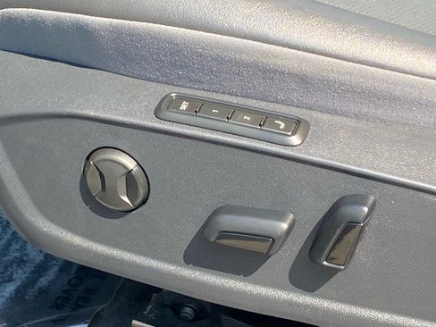Used 2023 Volkswagen ID.4 S RWD image 10