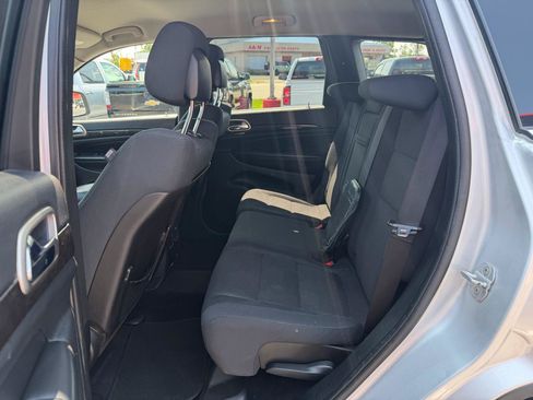 Used 2011 Jeep Grand Cherokee Laredo AWD/4WD image 9