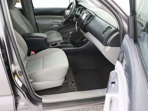 Used 2013 Toyota Tacoma PreRunner w/ Convenience Pkg image 31