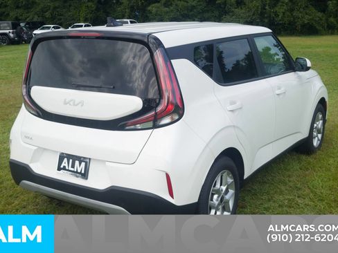 Used 2025 Kia Soul LX w/ LX Technology Package FWD image 23