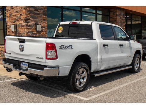 Used 2023 RAM 1500 Big Horn AWD/4WD image 3