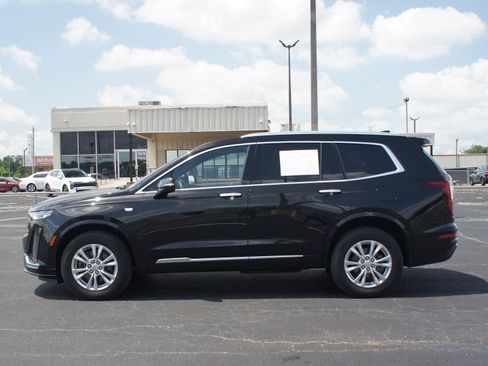 Used 2024 Cadillac XT6 Luxury w/ LPO, Floor Liner Package AWD/4WD image 13