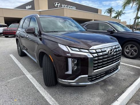 Used 2024 Hyundai Palisade Calligraphy image 6