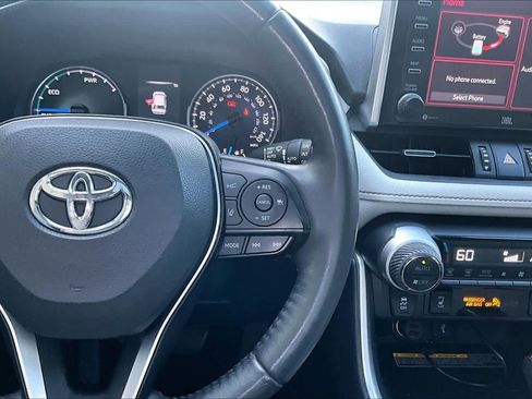 Used 2021 Toyota RAV4 XLE Premium AWD/4WD image 25
