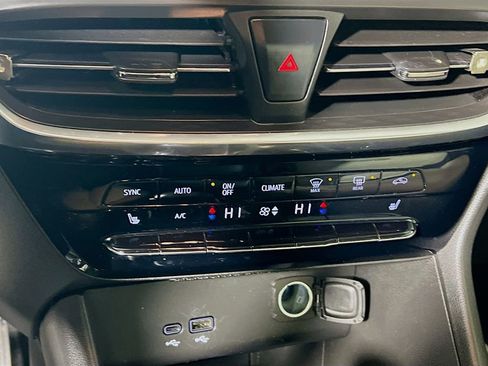 Used 2024 Buick Encore GX Avenir FWD image 14