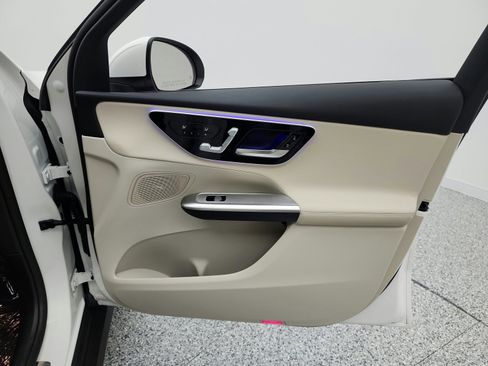 Used 2026 Mercedes-Benz GLC 300 image 25