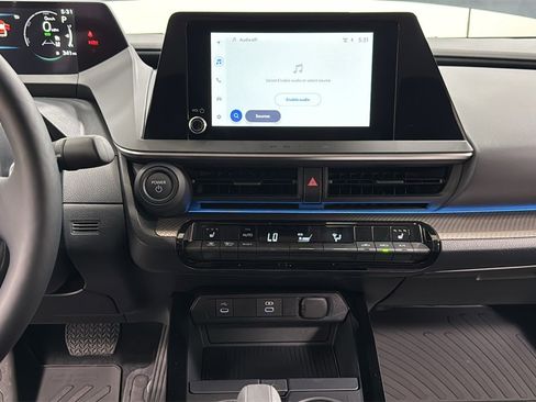 Certified 2025 Toyota Prius XLE image 10
