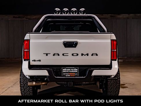 Used 2025 Toyota Tacoma TRD Off-Road image 7