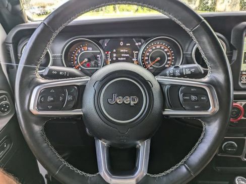 Used 2021 Jeep Wrangler Unlimited Sahara AWD/4WD image 30