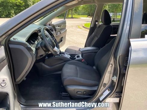 Used 2019 Nissan Rogue FWD image 15