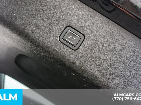 Used 2023 Chevrolet Traverse LT AWD/4WD image 28