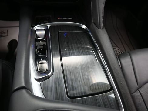 Used 2024 Buick Enclave Essence w/ LPO, Touring Package image 11