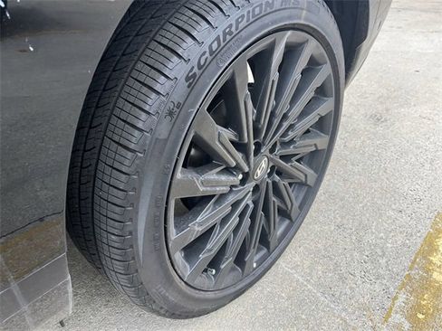 Used 2025 Hyundai Santa Fe Calligraphy image 10