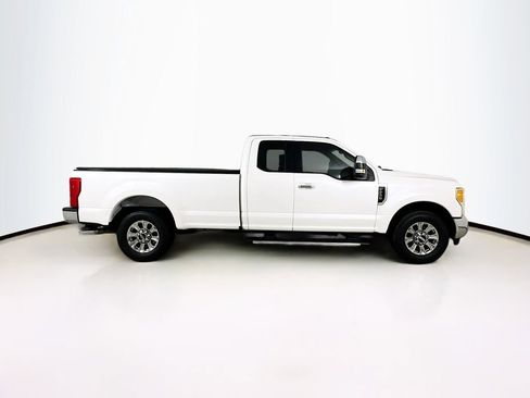 Used 2017 Ford F250 Lariat w/ Chrome Package RWD image 9