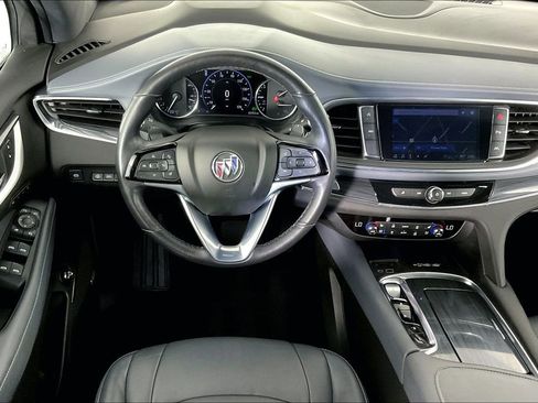 Used 2024 Buick Enclave Premium image 7