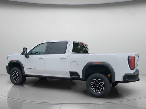 Used 2024 GMC Sierra 2500 AT4X AWD/4WD image 16