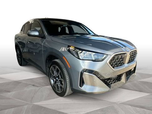 Used 2025 BMW X2 xDrive28i AWD/4WD image 2