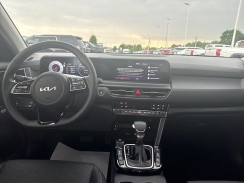Used 2026 Kia Seltos SX w/ SX Sunroof Package AWD/4WD image 15