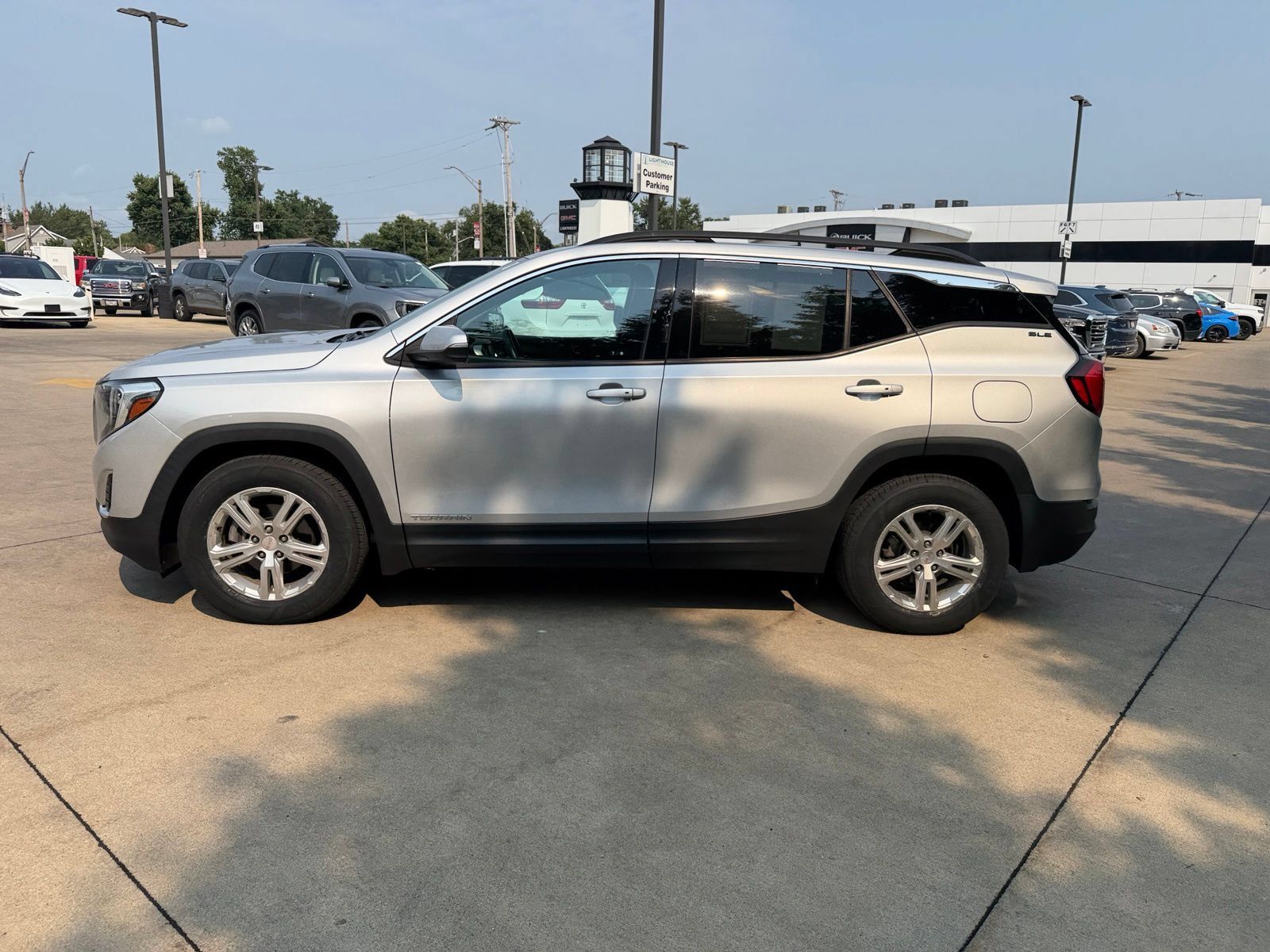 Used 2020 GMC Terrain SLE w/ Driver Convenience Package FWD image 8