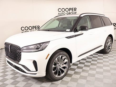 New 2026 Lincoln Aviator AWD w/ Jet Appearance Package image 10