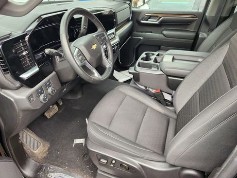 Used 2024 Chevrolet Silverado 1500 LT image 8