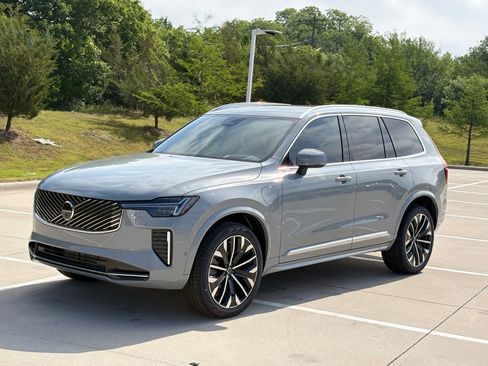 New 2026 Volvo XC90 T8 Ultra w/ Lounge Package AWD/4WD image 3