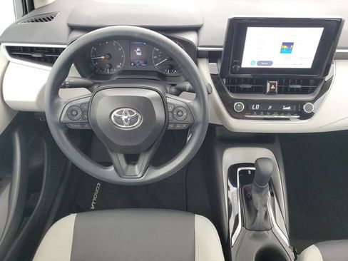 Used 2025 Toyota Corolla LE FWD image 17