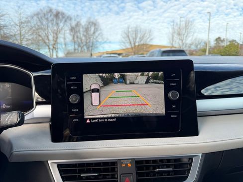 New 2026 Volkswagen Taos SE image 19