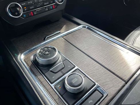 Used 2019 Ford Expedition Limited w/ Equipment Group 301A image 34