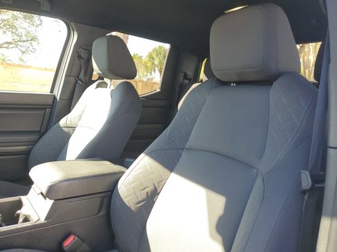 Used 2024 Toyota Tacoma SR5 AWD/4WD image 18