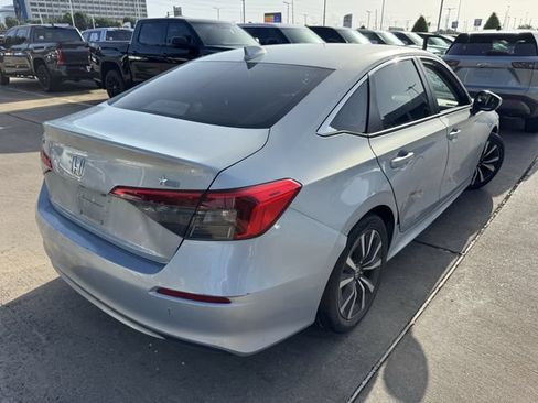 Used 2023 Honda Civic EX image 5