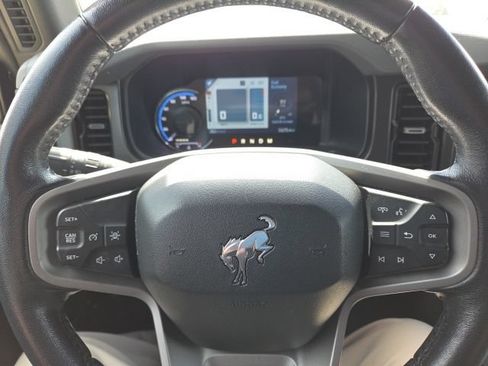 Used 2022 Ford Bronco Big Bend w/ Sasquatch Package AWD/4WD image 17