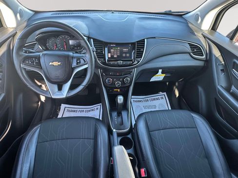 Certified 2022 Chevrolet Trax LT w/ LT Convenience Package image 7