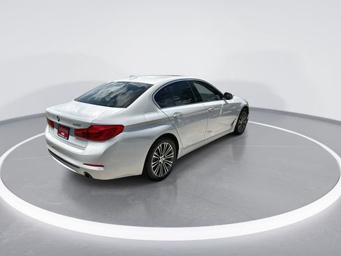Used 2017 BMW 530i RWD image 8