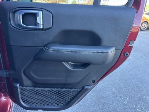 Used 2021 Jeep Wrangler Unlimited Sahara w/ Cold Weather Group image 13