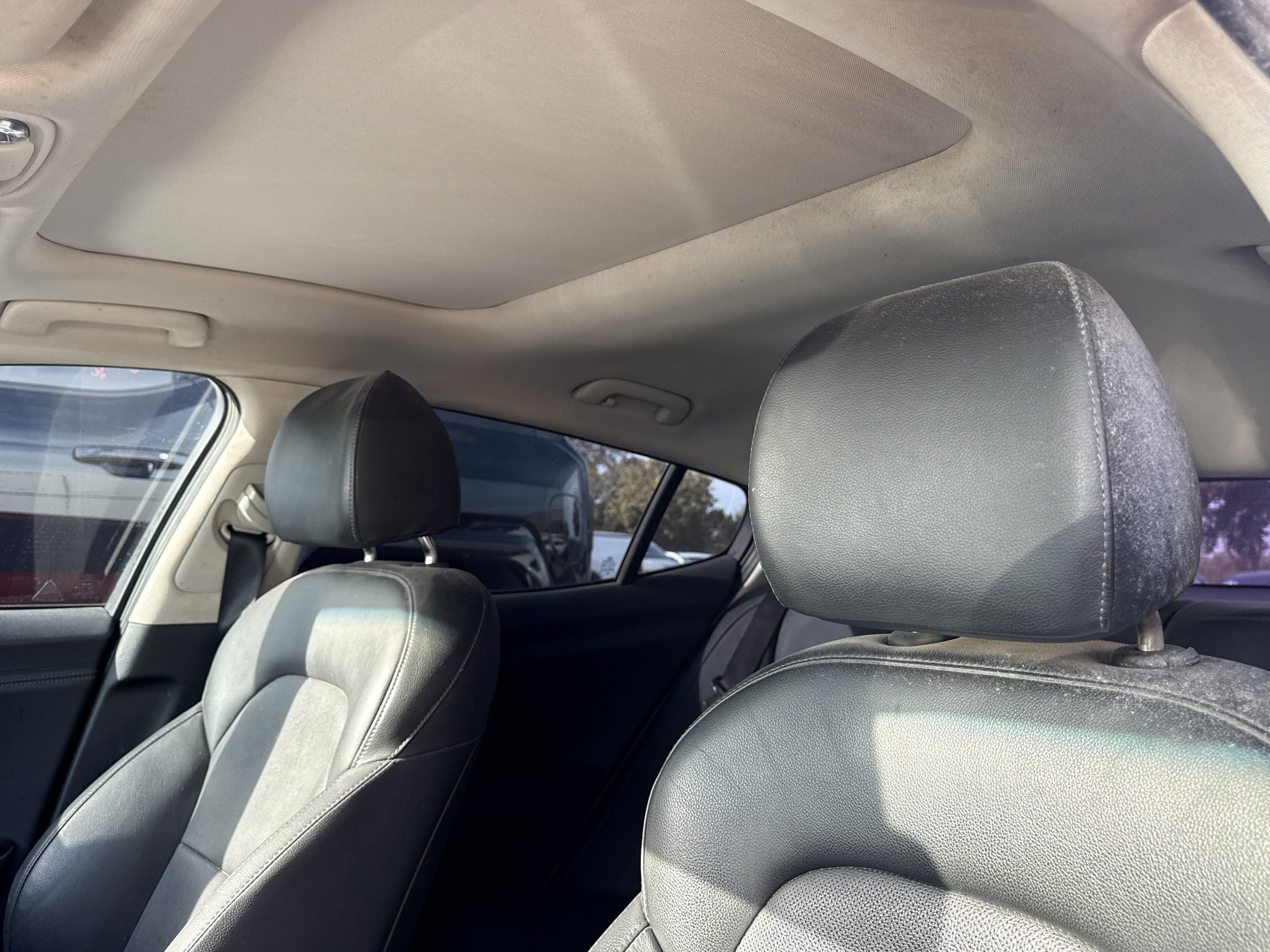 Used 2019 Kia Stinger Premium RWD image 5