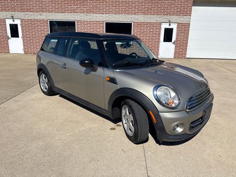 Used 2009 MINI Cooper Clubman Hardtop FWD image 3