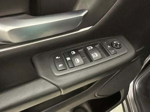 Used 2020 RAM 1500 Big Horn AWD/4WD image 11