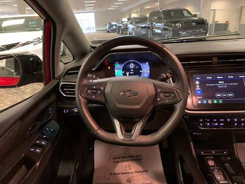 Used 2023 Chevrolet Bolt LT w/ Infotainment Package FWD image 17