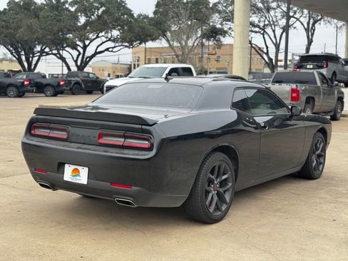 Used 2023 Dodge Challenger SXT w/ Plus Package image 6