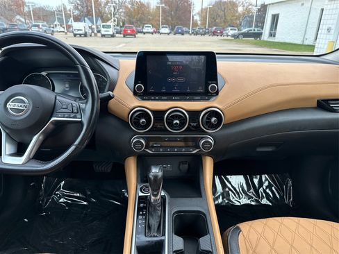 Used 2020 Nissan Sentra SV w/ SV Premium Package image 13