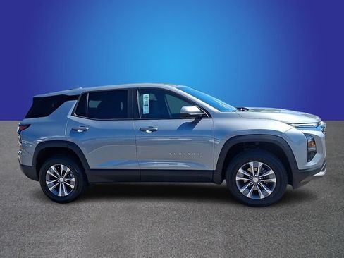 Used 2026 Chevrolet Equinox LT FWD image 3