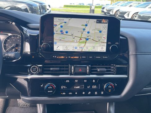 Used 2023 Nissan Pathfinder SL AWD/4WD image 25