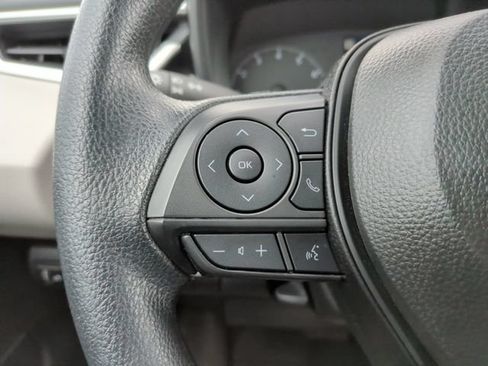 Used 2025 Toyota Corolla LE w/ LE Premium Package FWD image 19