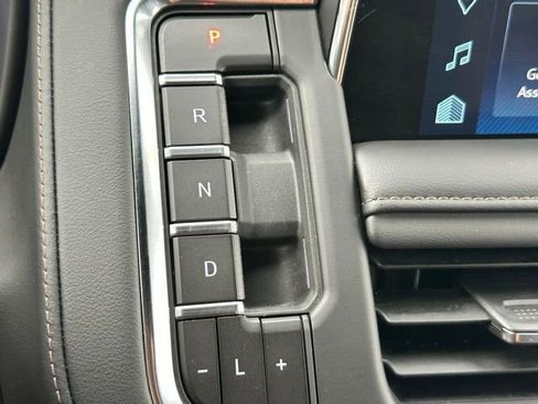 Used 2024 Chevrolet Tahoe High Country w/ Advanced Technology Package image 17