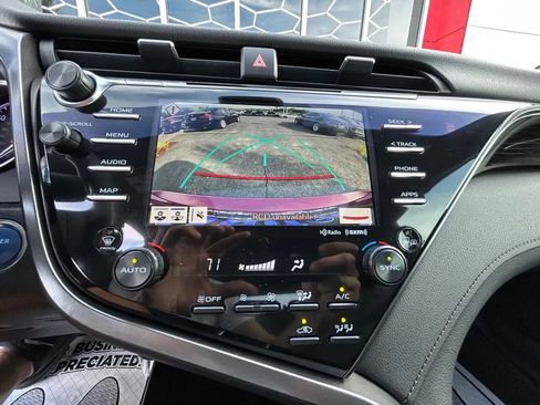 Used 2019 Toyota Camry LE image 15