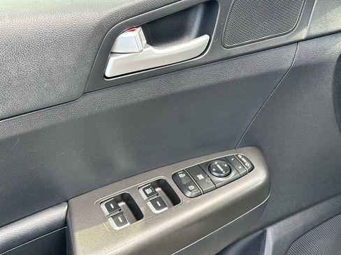 Used 2020 Kia Sportage LX w/ LX Popular Package image 24