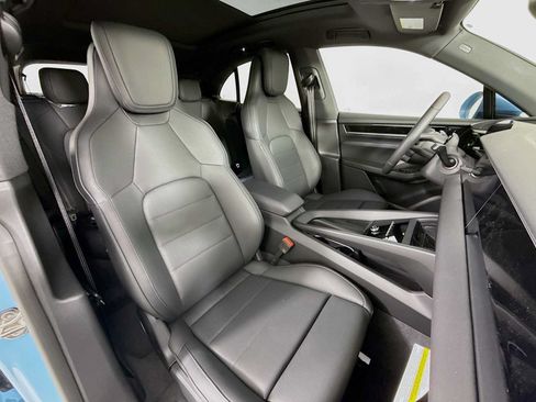 New 2026 Porsche Macan Electric RWD image 29