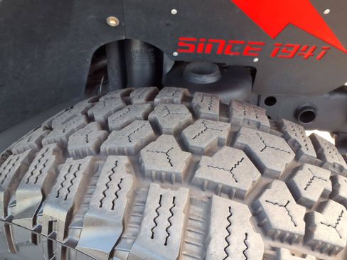 Used 2013 Jeep Wrangler Rubicon w/ Dual Top Group AWD/4WD image 33